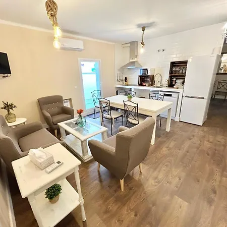 El Piso Del Patio Chico Ávila